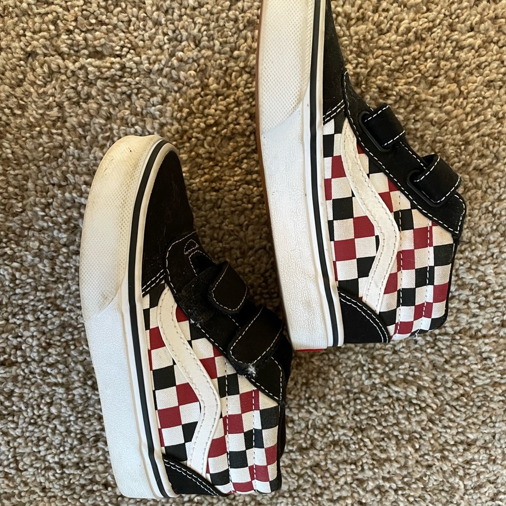 Boys old sckool Vans